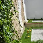 Ultroneo, Di Collina Отель типа 