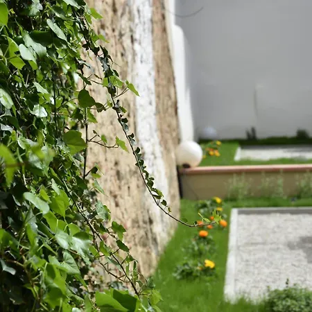 Ultroneo, Di Collina Bed & Breakfast 4*